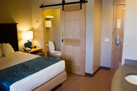 Lodge Rooms .